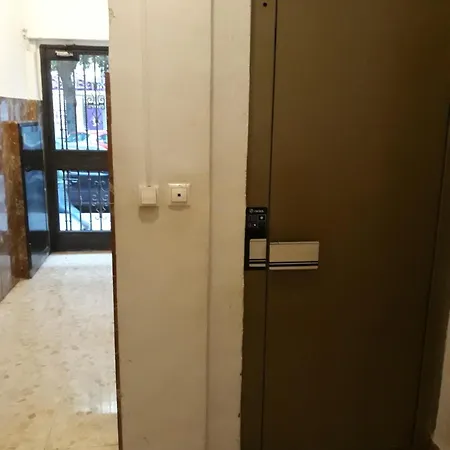 Amplio Apartamento Cerca De La Mezquita Apartment *