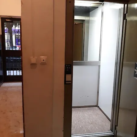 Amplio Apartamento Cerca De La Mezquita Apartment *