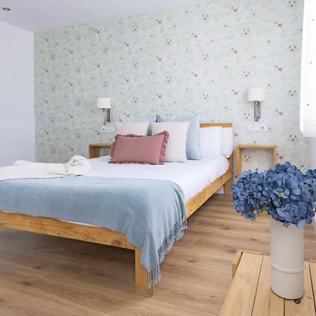 Amplio Apartamento Cerca De La Mezquita Apartment *